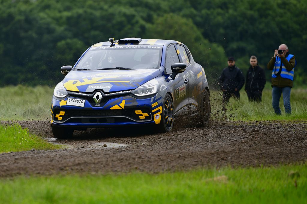 Regn gav en ekstra udfordring med at vælge den rette dæktype til hastighedsprøverne
(Foto: Morten Dam - autoMOTIV/specialpress)